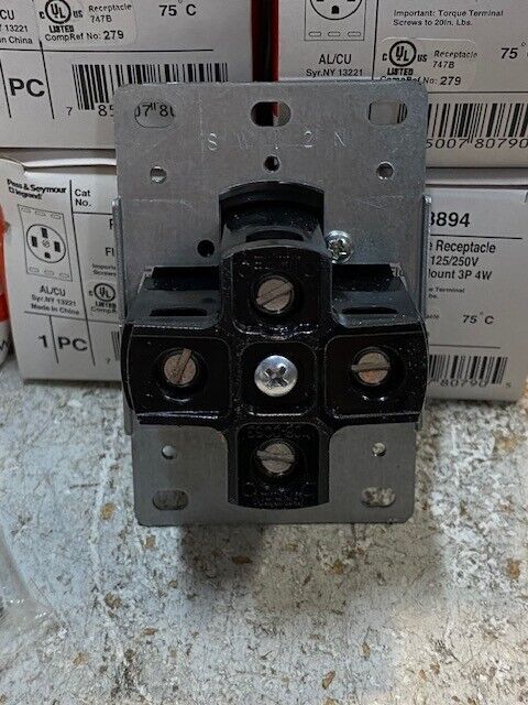 10 Quantity of Pass & Seymour Legrand Range Receptacles 3894 (10 Quantity)