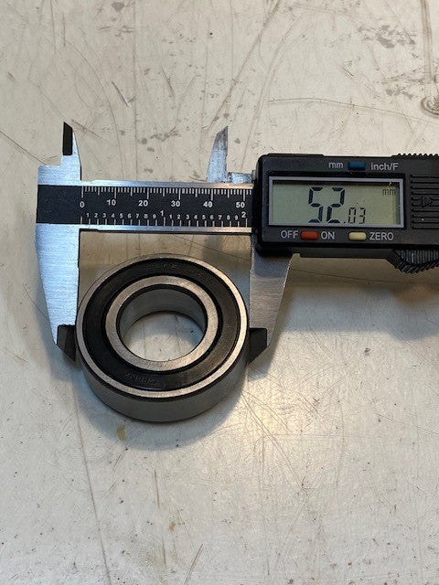 21 Quantity of 6205-2RS-1 Deep Groove Ball Bearings 25x52x15mm (21 Quantity)