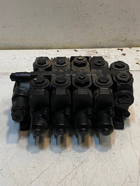 Husco 4-Spool Hydraulic Control Valve D10M0997 | 8526400 | 5000-0292