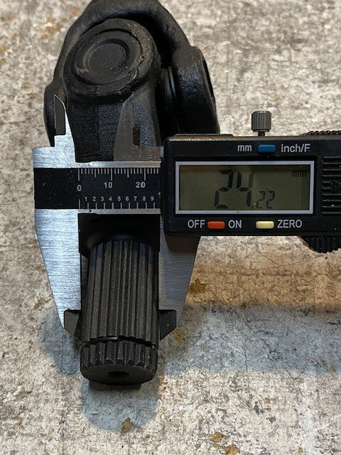 Drive Axle U-Joint Shaft BT-2075 22mm 20-Spline 24mm 22-Spline 22mm Shaft