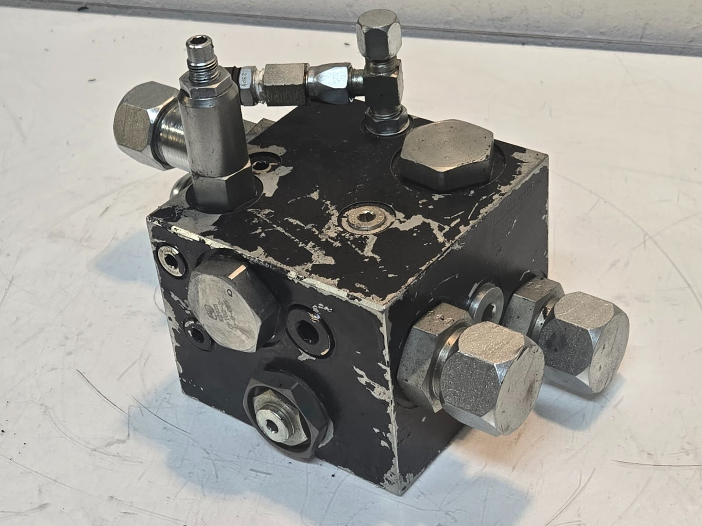 Comatrol Hydraulic Valve Manifold 11153045 A | E2995 | E2815.7 | w/ Check Valves
