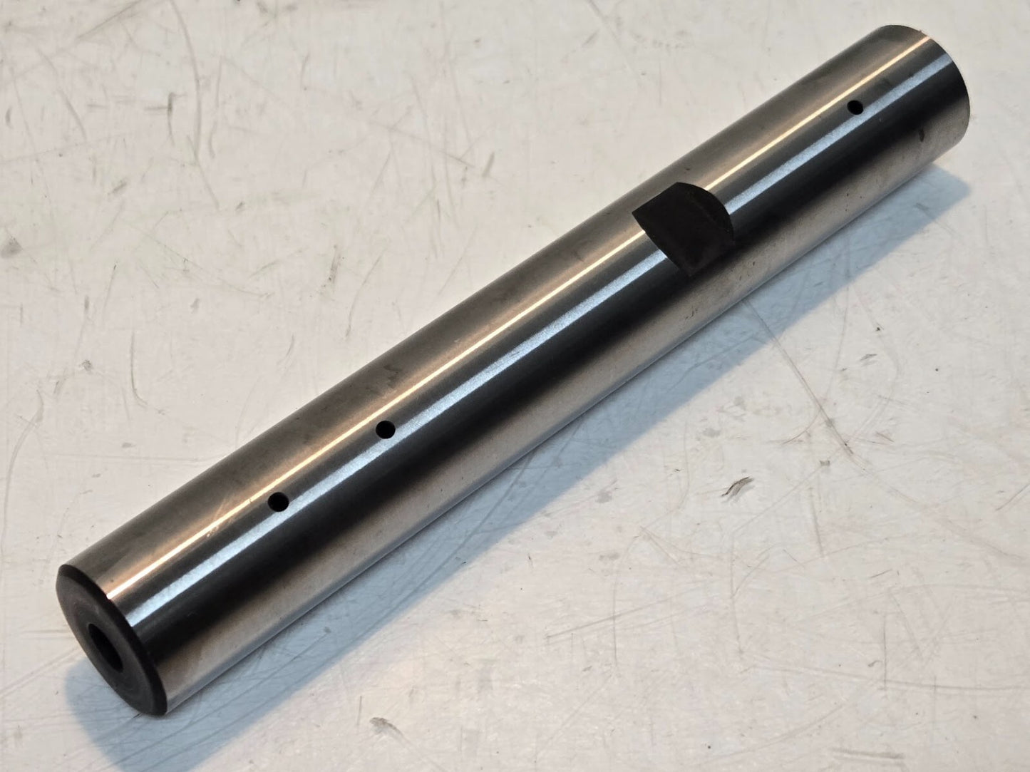 Steering King Pin A000000539 for Caterpillar | 090664 | 8 13/16" Long 32 mm OD