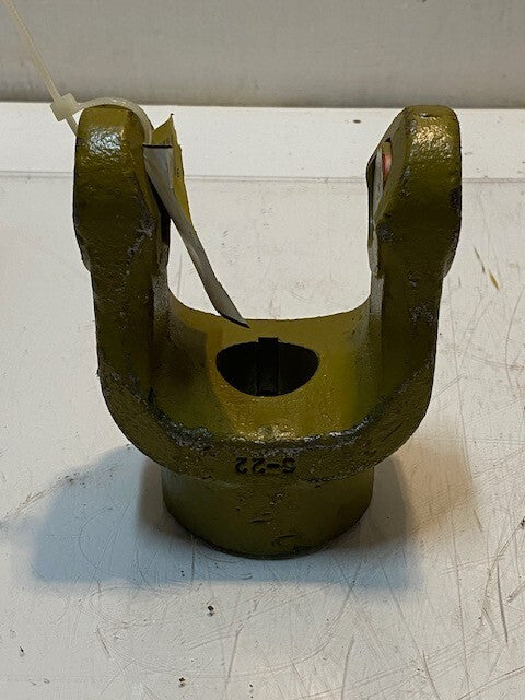 Weasler Metric Yoke 800-8610 IMPL 1-1/4" RD 32mm Bore 30mm Pin Hole