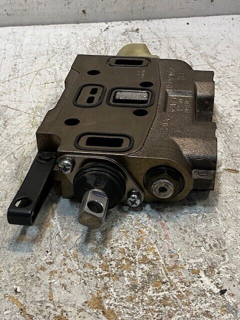 Hydraulic Sectional Control Valve 3955327 12" Long 6-1/4" Wide 2-1/8" Thick