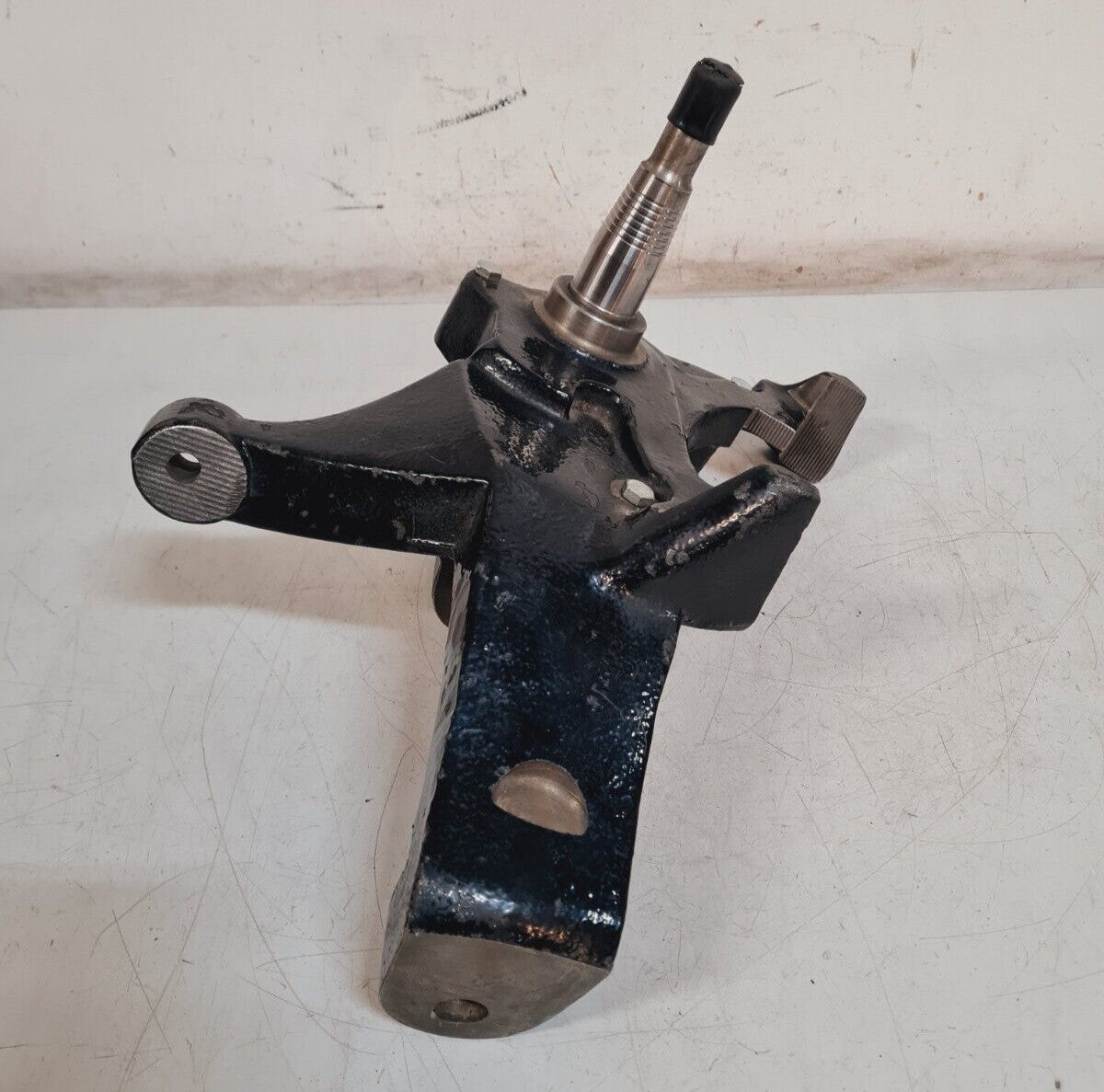 Right Lift Spindle Part Number GM8898 | GM 8898