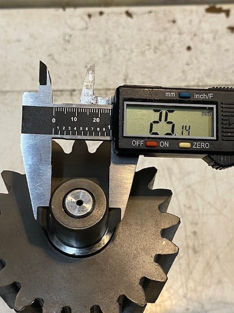 Sun Planetary Gear Prop Shaft Pinion Shaft 11" L 20-Teeth 93mm Big End 66mm End