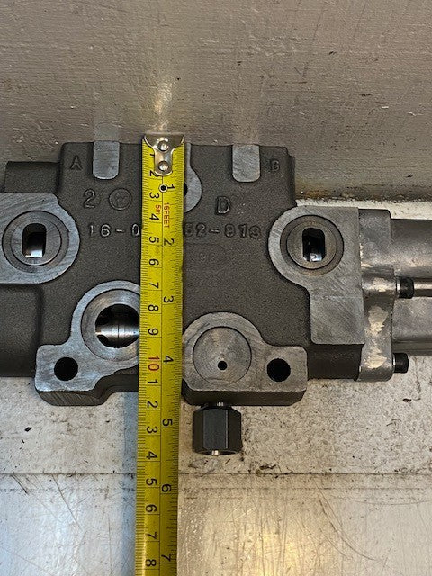 Rexroth Hydraulic Sectional Valve 16-02-052-913 | 12-1/2" L 5-1/2" W 1-3/4" H