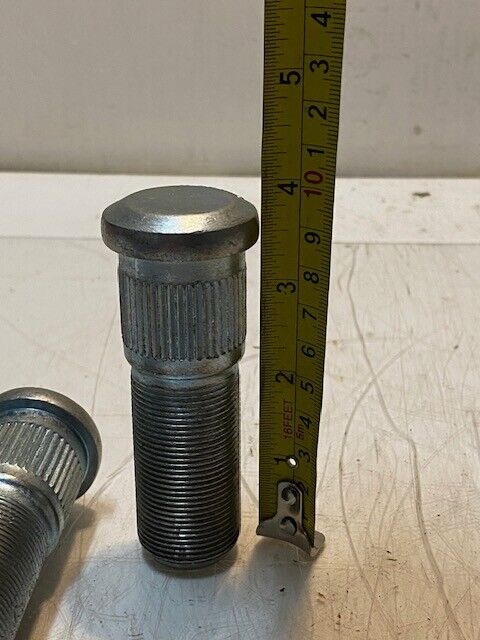 4 Quantity of Navistar Wheel Stud Lug Bolts For Ford 292964C1 | W988R (4 Qty)
