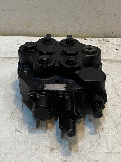 Danfoss Hydraulic Valve Assembly 1622-AX | 388C