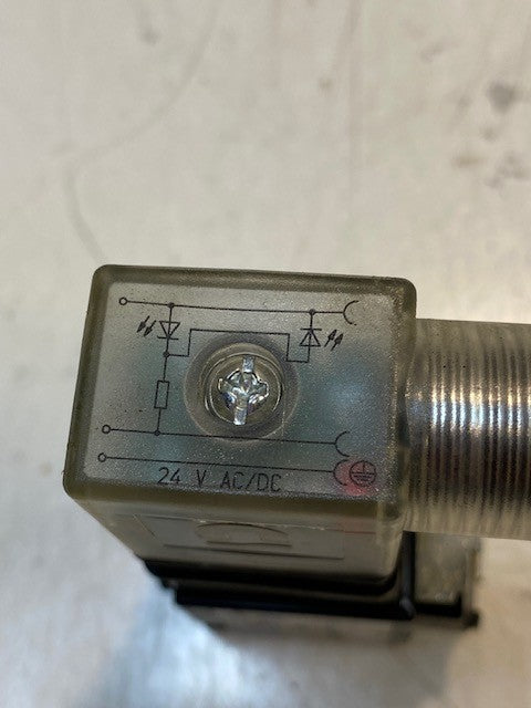 MAC Pneumatic Solenoid Valve 24 VDC 8.5 Watts 3-1/2" Long 1-3/4" Wide 1" Thick