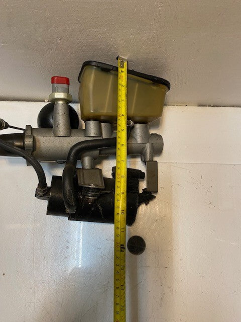 Brake Master Cylinder 18011359 | 15" x 11" x 7"