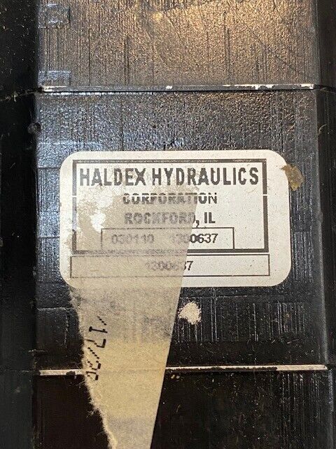 Haldex Geared Flow Divider w/ Differential Pressure Relief Valves 1300637