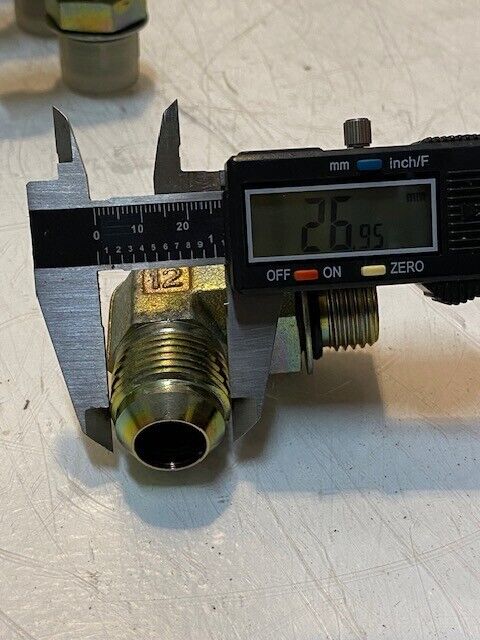 19 Quantity of 90 Degree Elbow Hydraulic Pipe Fittings 12 | 27mm Thread 15mm ID