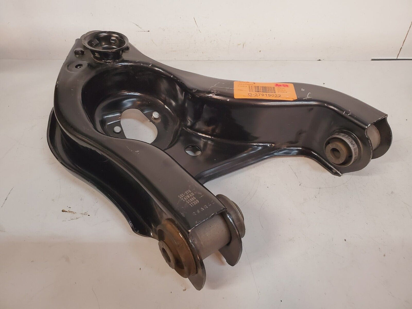 SH Front Right Lower Suspension Control Arm and Ball Joint Assembly 521-376