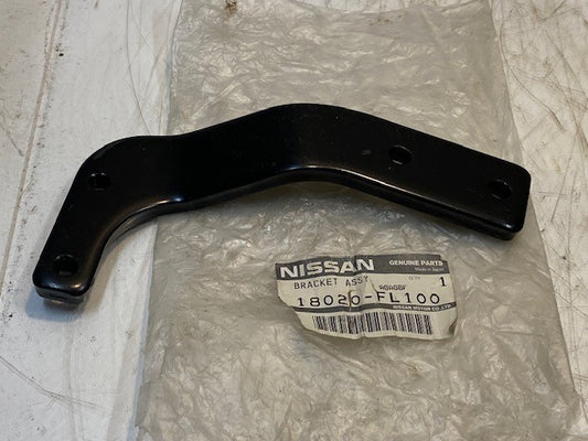 Nissan 18020-FL100 Accelerator Pedal Lever Bracket Gas Pedal Assembly Mount