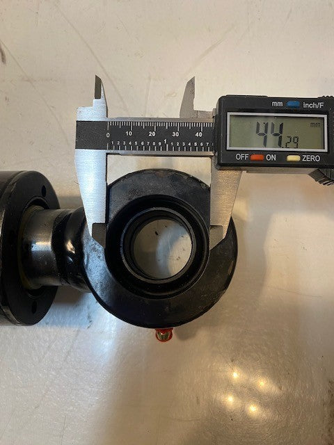 Hydraulic Cylinder SE-S39-04-2010-T1223 | 27-1/4" Long 4-1/4" Wide 32mm Bore