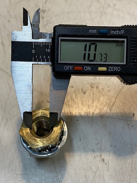 14 Qty of Hydraulic Hex Nut Bolt Fittings 1-3/8" L 19mm Thread 25mm Hex (14 Qty)