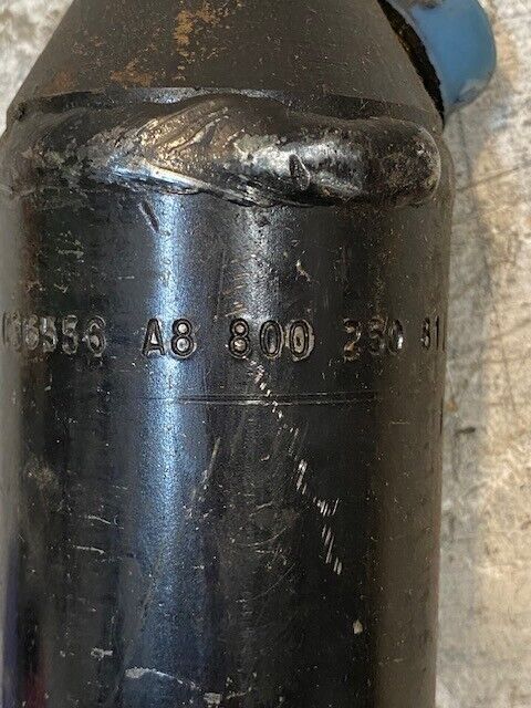 Hydraulic Cylinder C36556 | A8 800 250 81 | 17-3/4" Long 70mm OD 22mm Thread
