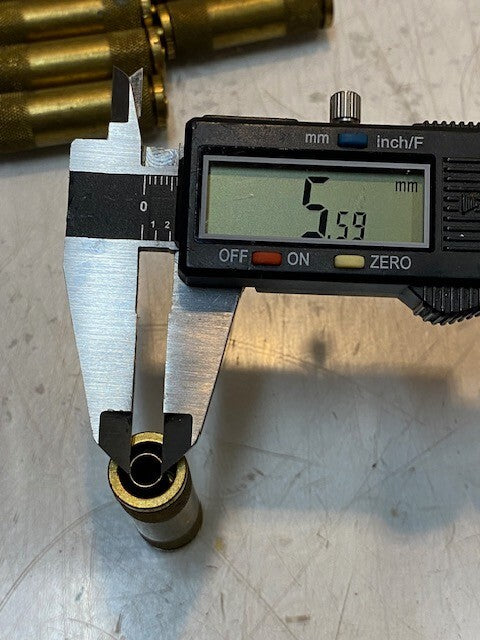 44 Quantity of Push-To-Connect Straight Fittings for Air Tubing 47mm L (44 Qty)