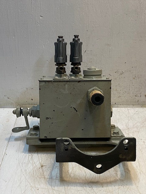 Madison-Kipp Lubricator Hydraulic Hand Pump SV-18505-100-6 | 9644-D-1-100-6