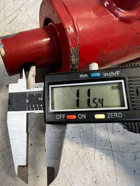 Hydraulic Steering Cylinder For Agricultural Machinery 13in. Rod 39mm Diameter