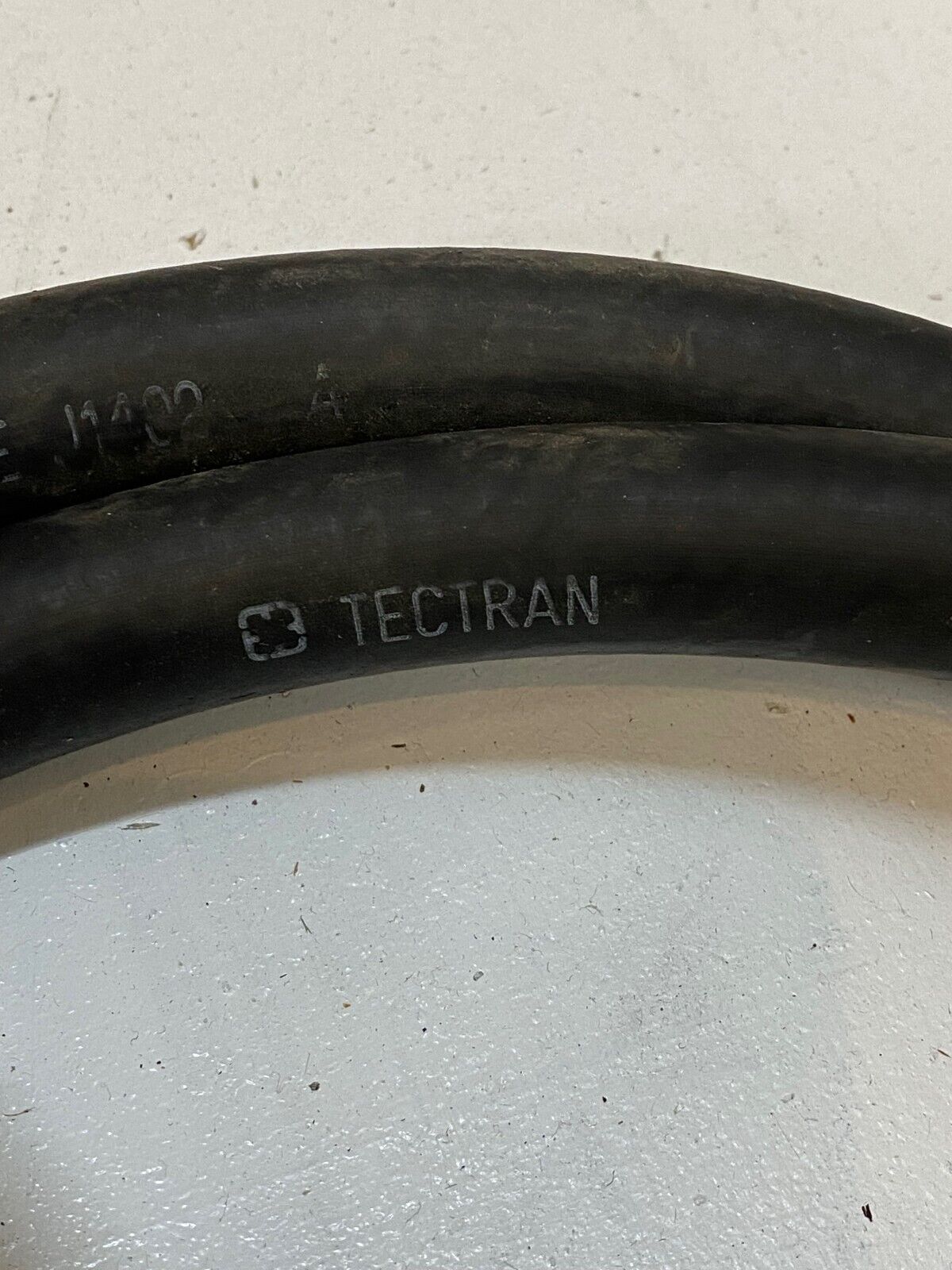 2 Qty of Tectran 6ft 8in 1921 Air Brake Hoses J1402-A w/ Gladhand Ends (2 Qty)