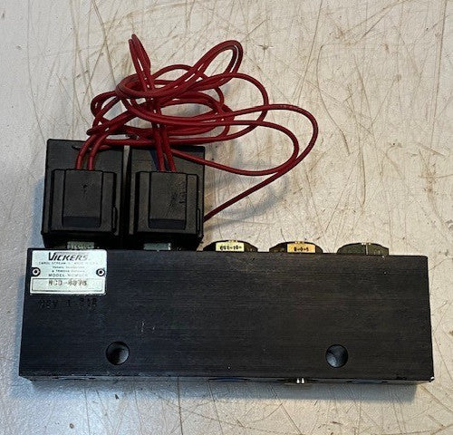 Vickers MCD-4076 Hydraulic Directional Control Valve Manifold Assembly