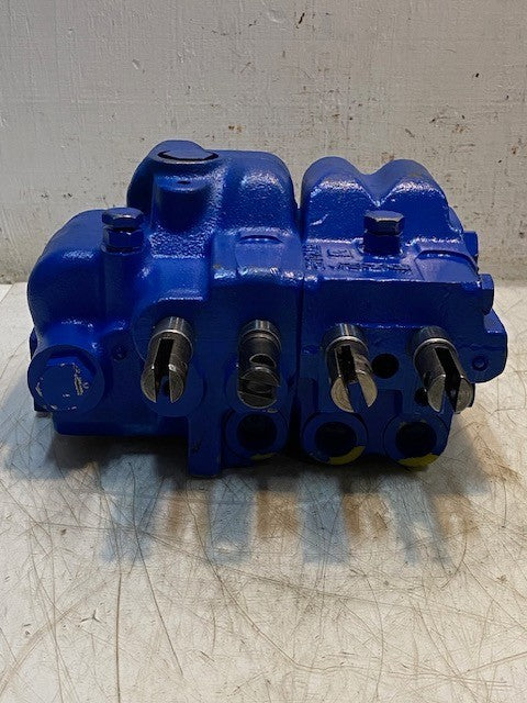 Vickers Hydraulic Directional Control Valve 572842, CPN 2390563, 989536
