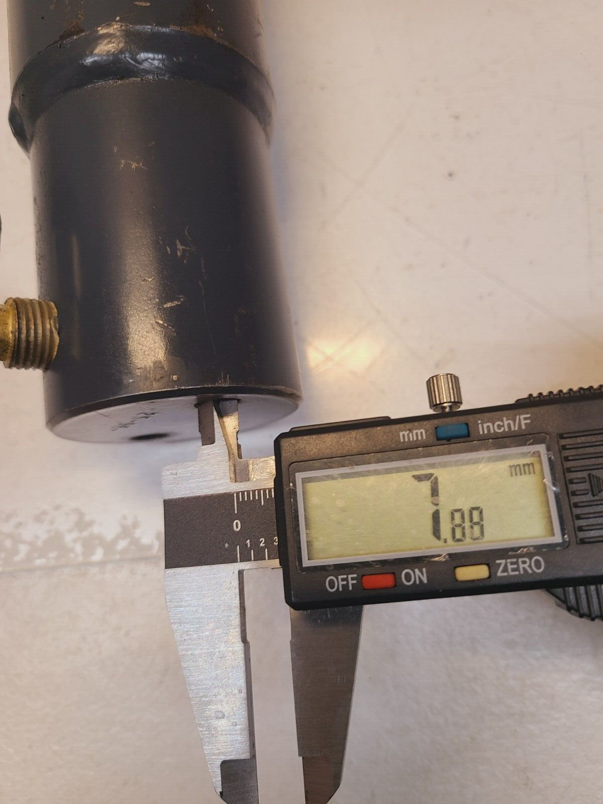 Hydraulic Cylinder Part Number DA008284 | 25-98