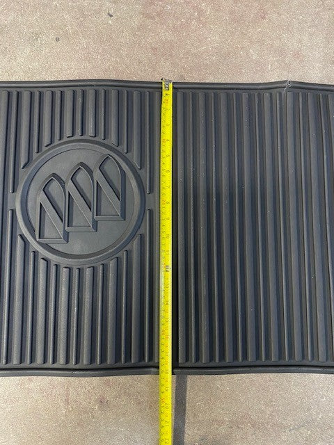 GM Cargo Rubber Mat Ebony W-167A | 17800717 | 47" x 18"