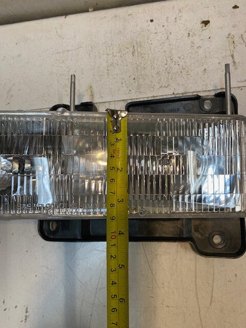 Headlight Assembly for Chevrolet KS-GM073 Eaglite HB3 9005 DOT 12V 65W
