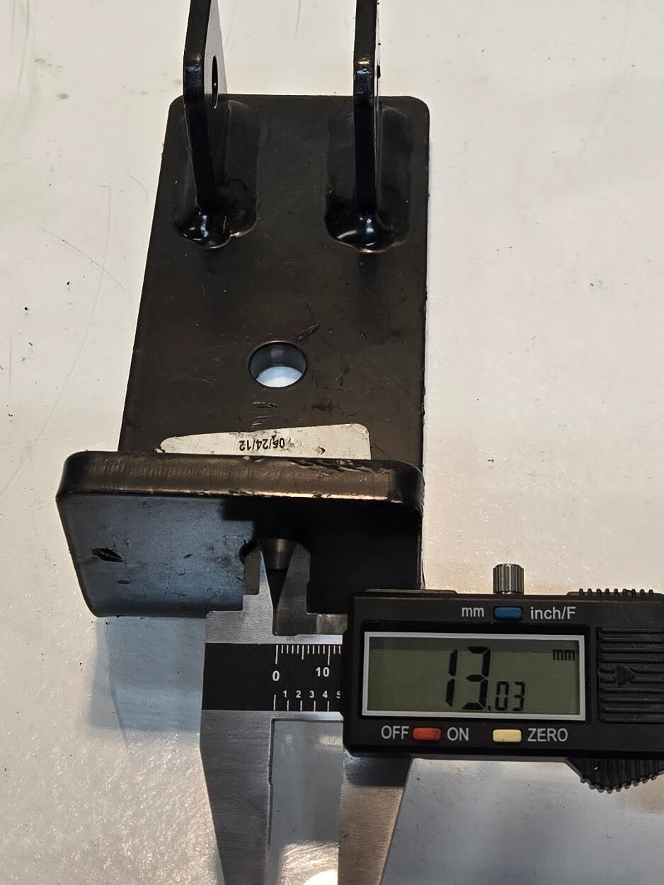 Roadmaster B666R Bracket for Sprinter Van | 6-1/4" x 2-3/4" x 2-1/2"