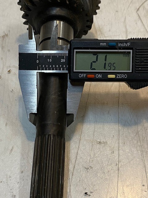 Input Shaft 8" Long 70mm OD 30-Teeth 15mm End 22mm Shaft 20-Spline