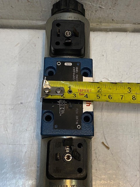 Rexroth R900567497 Hydraulic Double Solenoid Directional Valve 808825