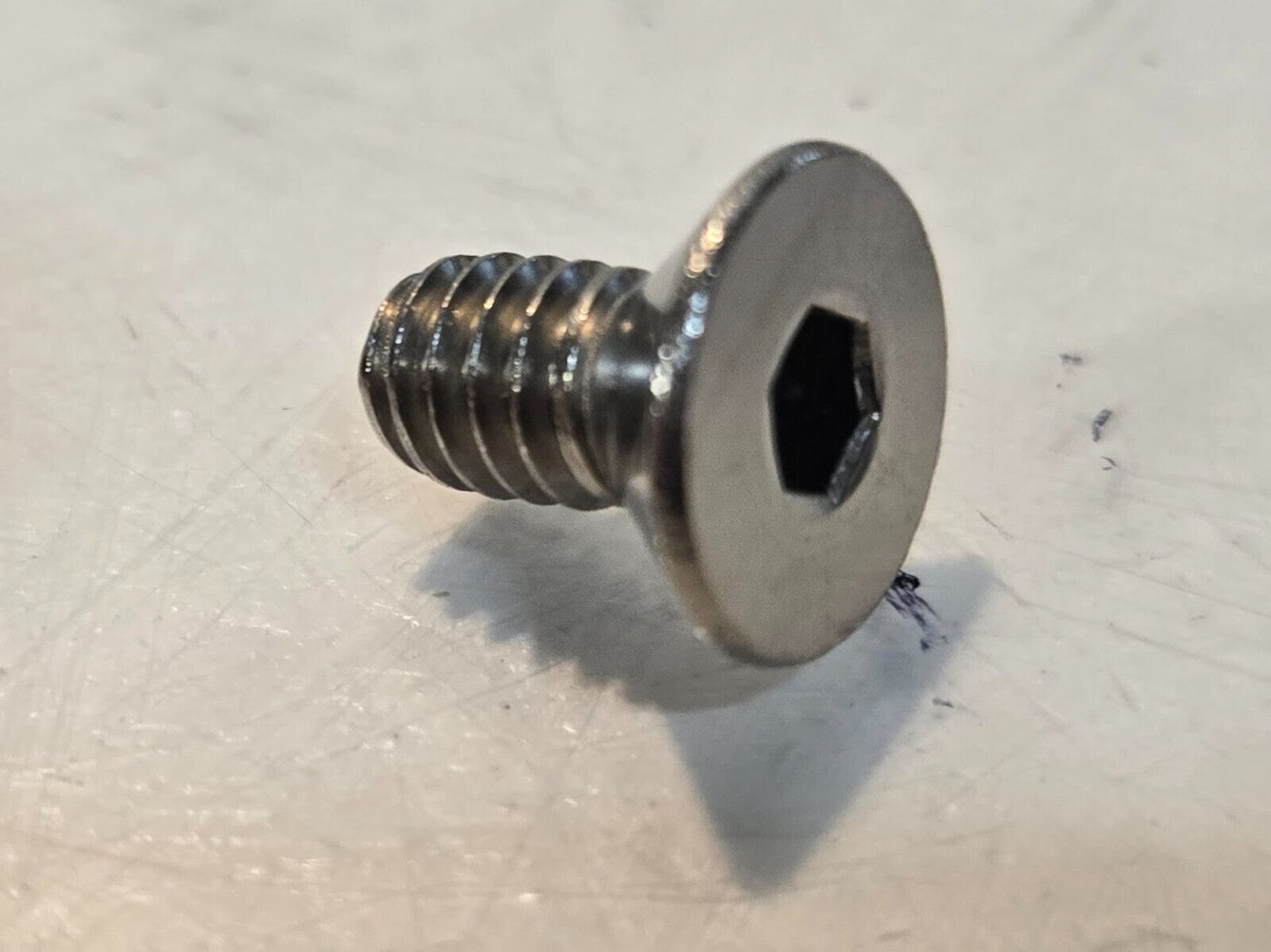 200 Quantity of Flat Socket Cap Screws 1/4"-20x1/2" 18-8SS (200 Quantity)