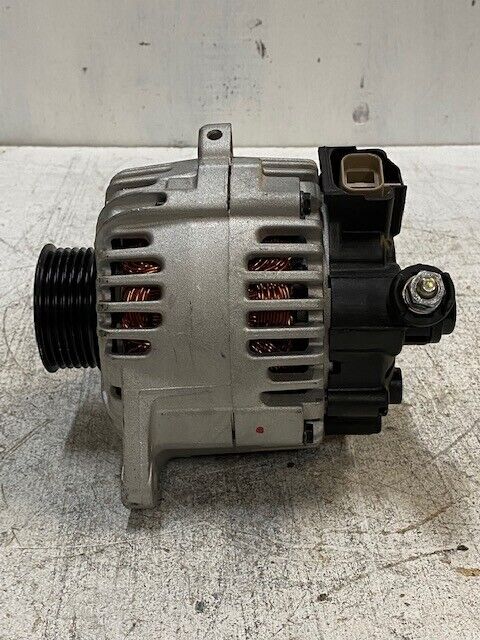 Valeo Remaufactured Alternator 37300-37405-RM