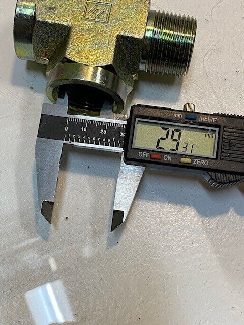 Hydraulic Tee 16 Fitting 33mm Male to 29mm Female 3-1/2" L 2-1/2" W