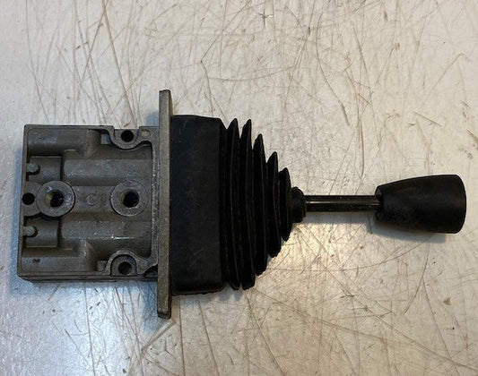 Apsco VM-7-P Max PSI = 130 EW07-05 Hydraulic Control Valve Lever Center