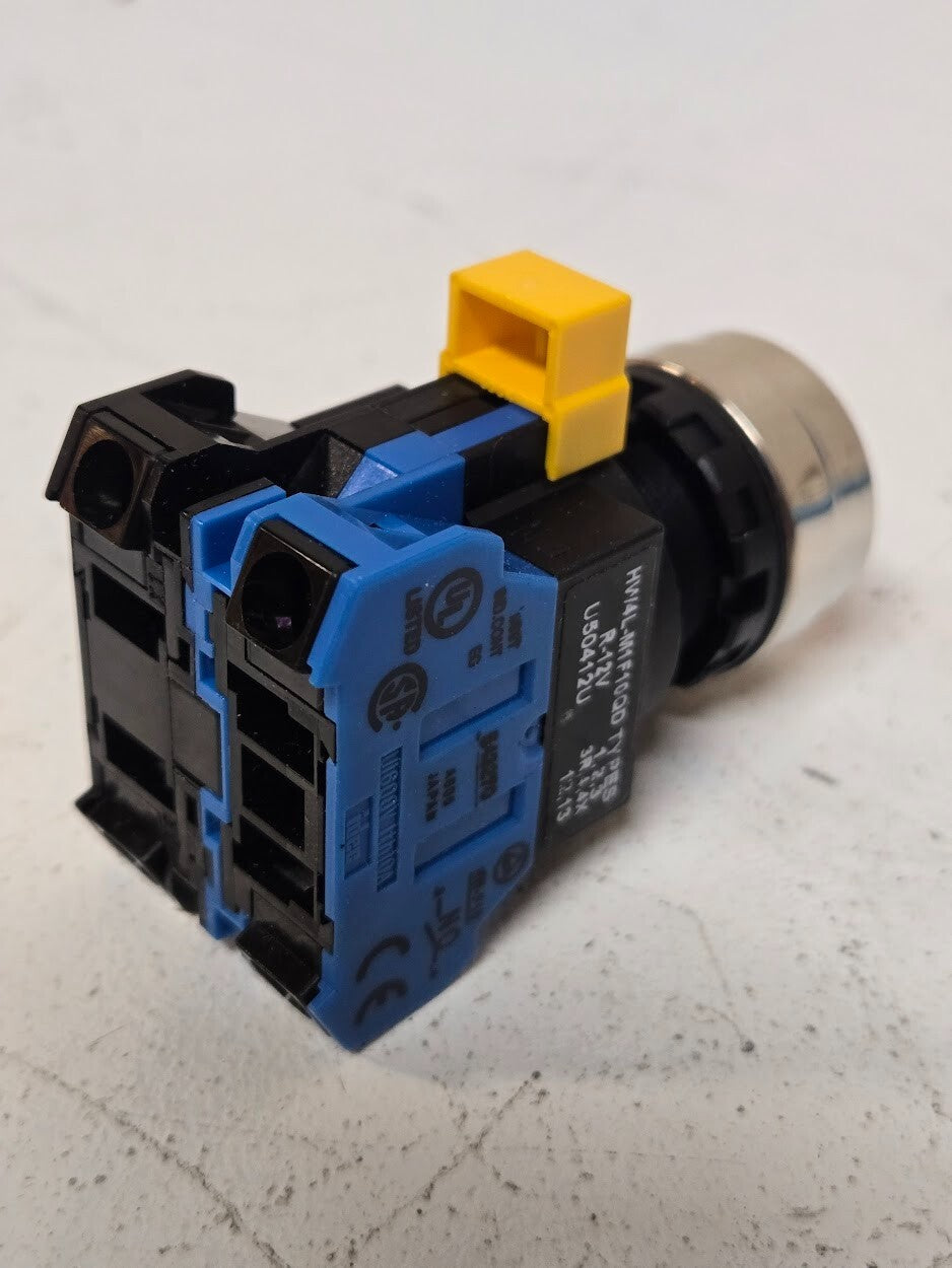Idec Pushbutton Switch HW4L-M1F10QD | R-12V | U50412U | 543270 | HW-F10
