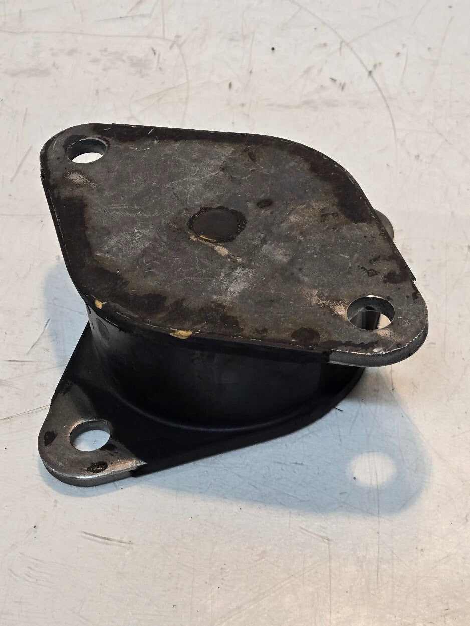 Sandwich Mount Block 250434-1 | 14.25mm Mounting Holes | 7" Wide Flanges