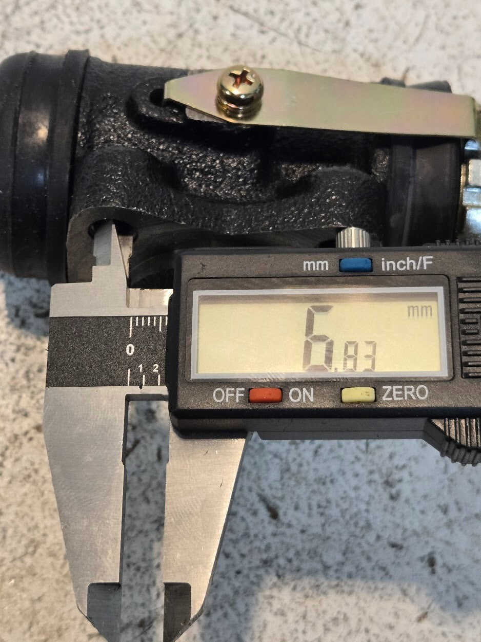 2 Quantity of Rear Right Brake Cylinders for Toyota FJ (2 Quantity)