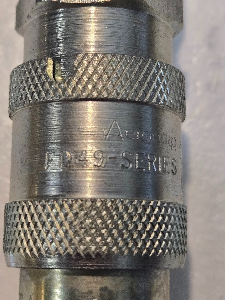 Aeroquip FD49 Series 2929 3/8" Quick Disconnect Hydraulic Valve 1/2" FNPT Ends