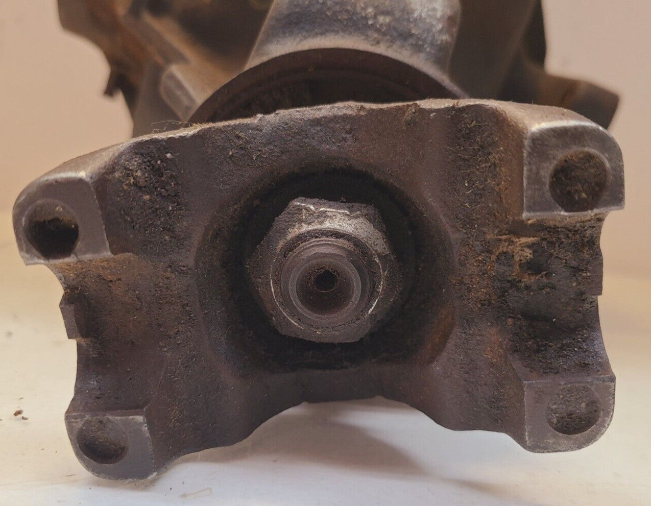 Ford Dana 50 Front Axle Housing 620598 | 3.55 Ratio