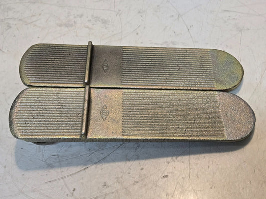 2 Quantity of BW Accelerator Pedals T-232211-D for John Deere (2 Qty)