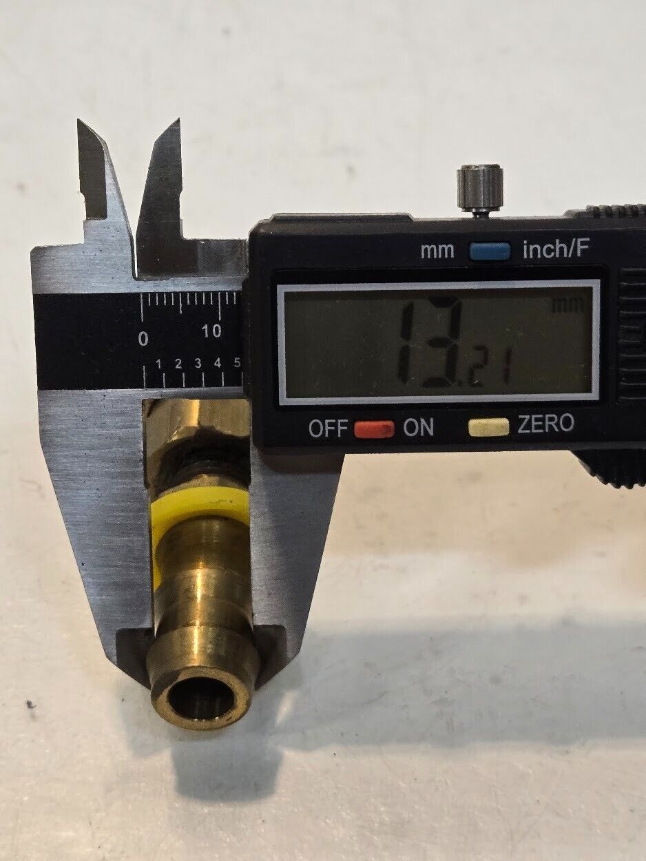 2 Quantity of PPE 300 Series 1/4" Quick Connect Fittings 3/8" Push-Lok (2 Qty)