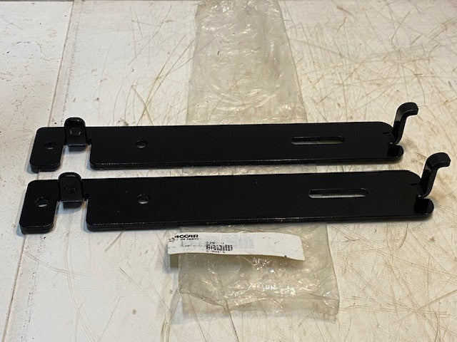 2 Qty of Paccar 639310 Suspension Bushing Brackets License Plate Brackets -2 Qty