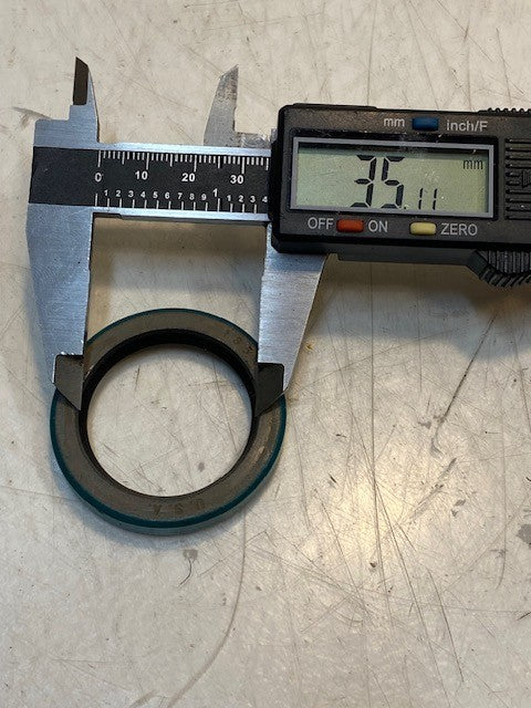 4 Quantity of AGCO XK2053 Seals 35mm Bore 48mm OD (4 Quantity)