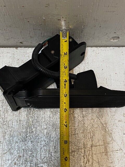 Doosan A401077 Accelerator Pedal A401077-02