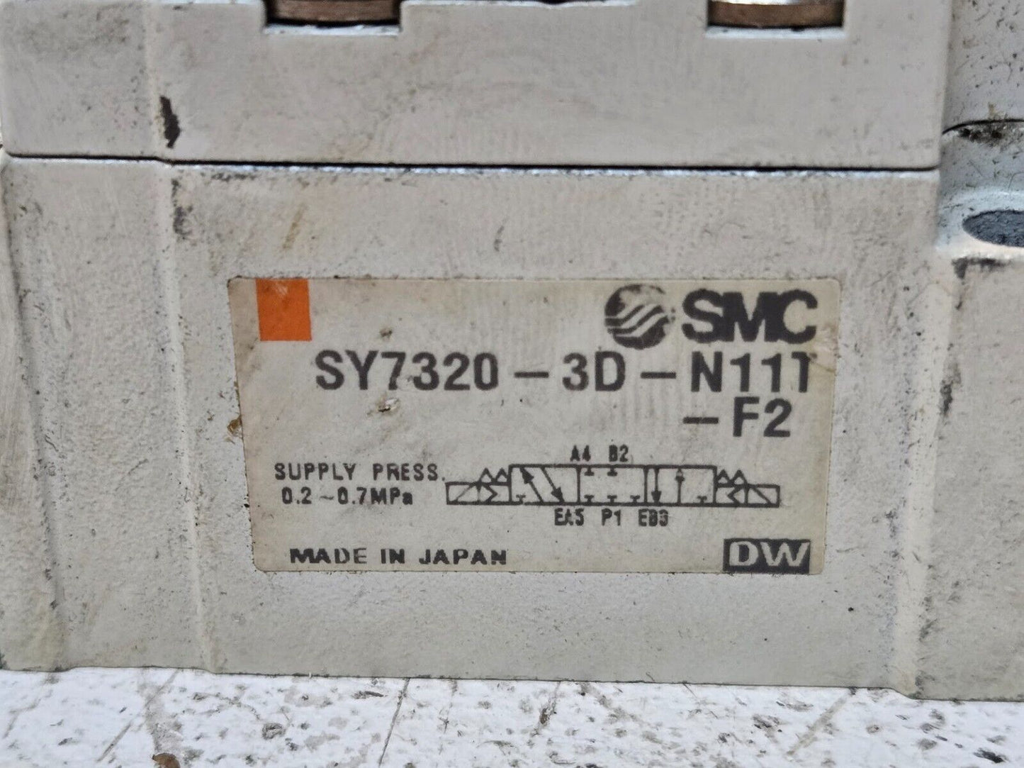 SMC SY7320-3D-N11T-F2 5 Port Solenoid Valve