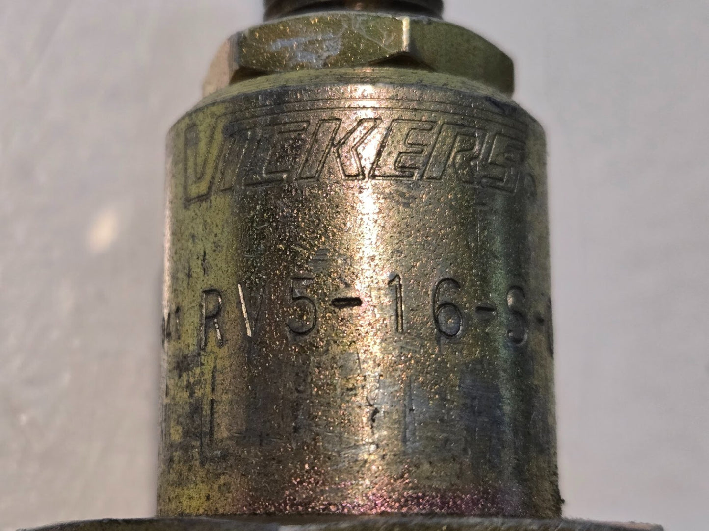 Vickers RV5-16-S-0-30 Pilot Operated Relief Cartridge Valve 4-1/4" Long 19mm Hex